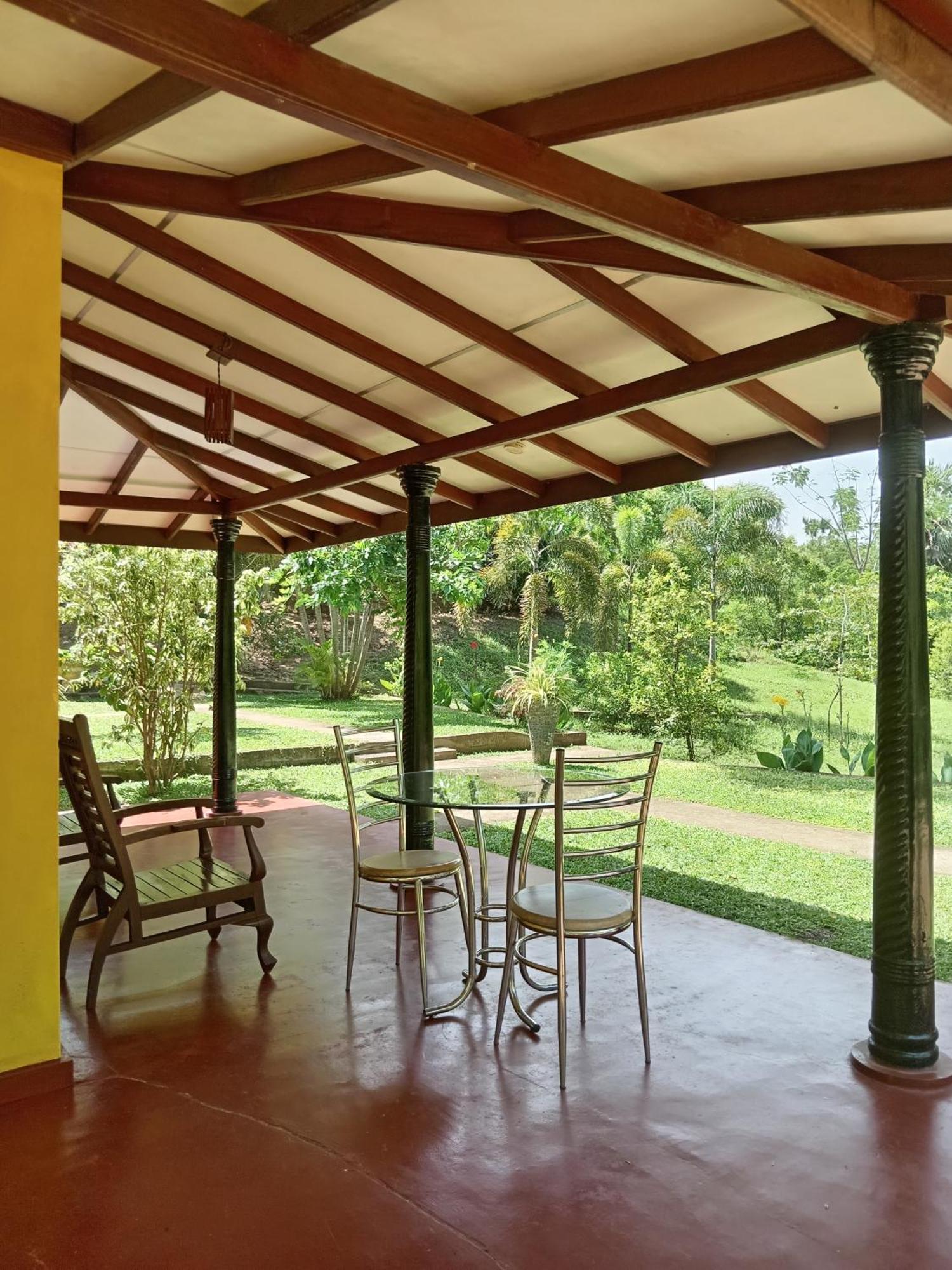 Amazon Cabanas Tissamaharama Extérieur photo